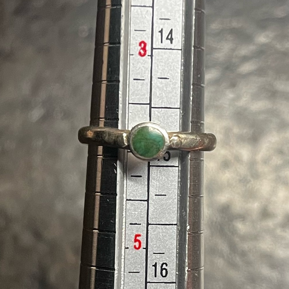 Vintage Native American Sterling Silver Green Turquoise Ring, 4 - Picture 2 of 6